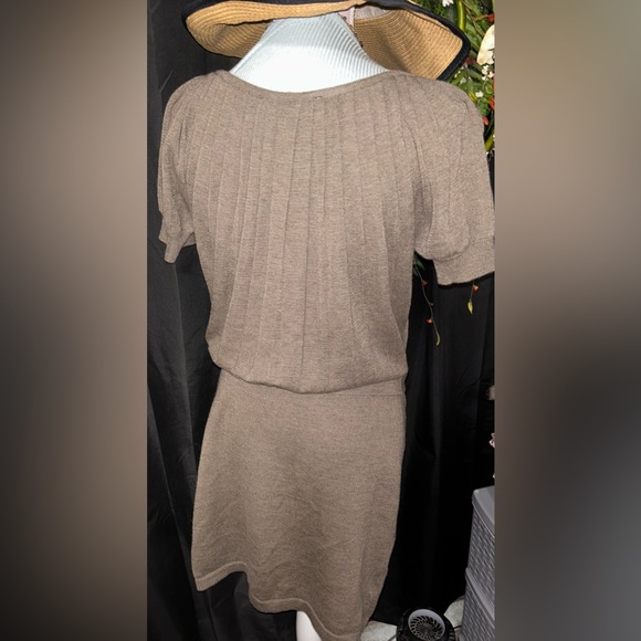 Ann Taylor Loft, Petite Size Small Knitted Dress. - Picture 2 of 3
